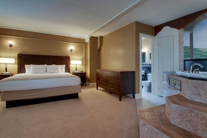 Room 30 of 117