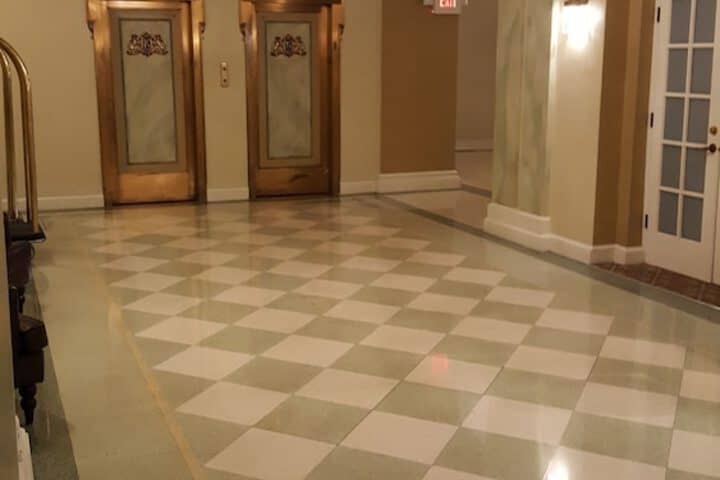 Hotel 4 of 117