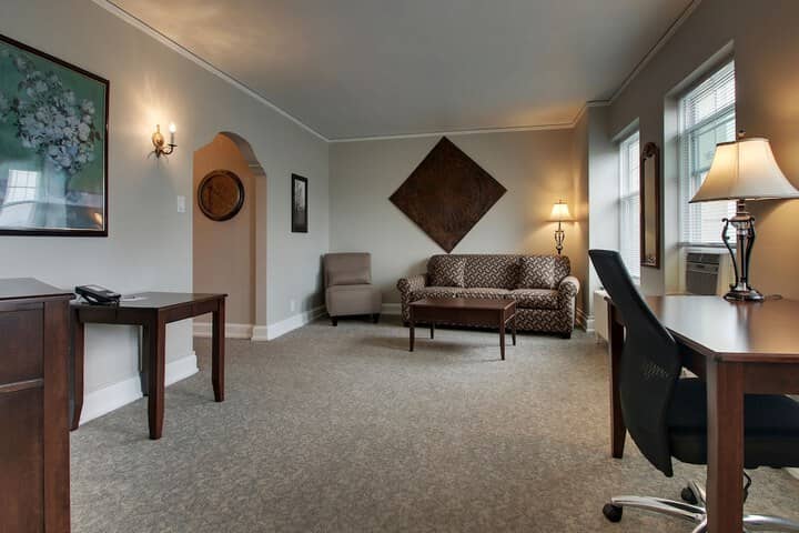 Room 73 of 117