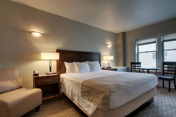 Room 44 of 117